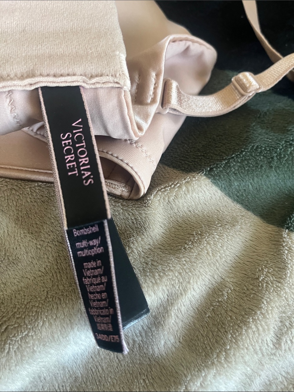 Victoria secret bombshellSmooth Nude Convertible Strap Bra - Picture 2 of 3